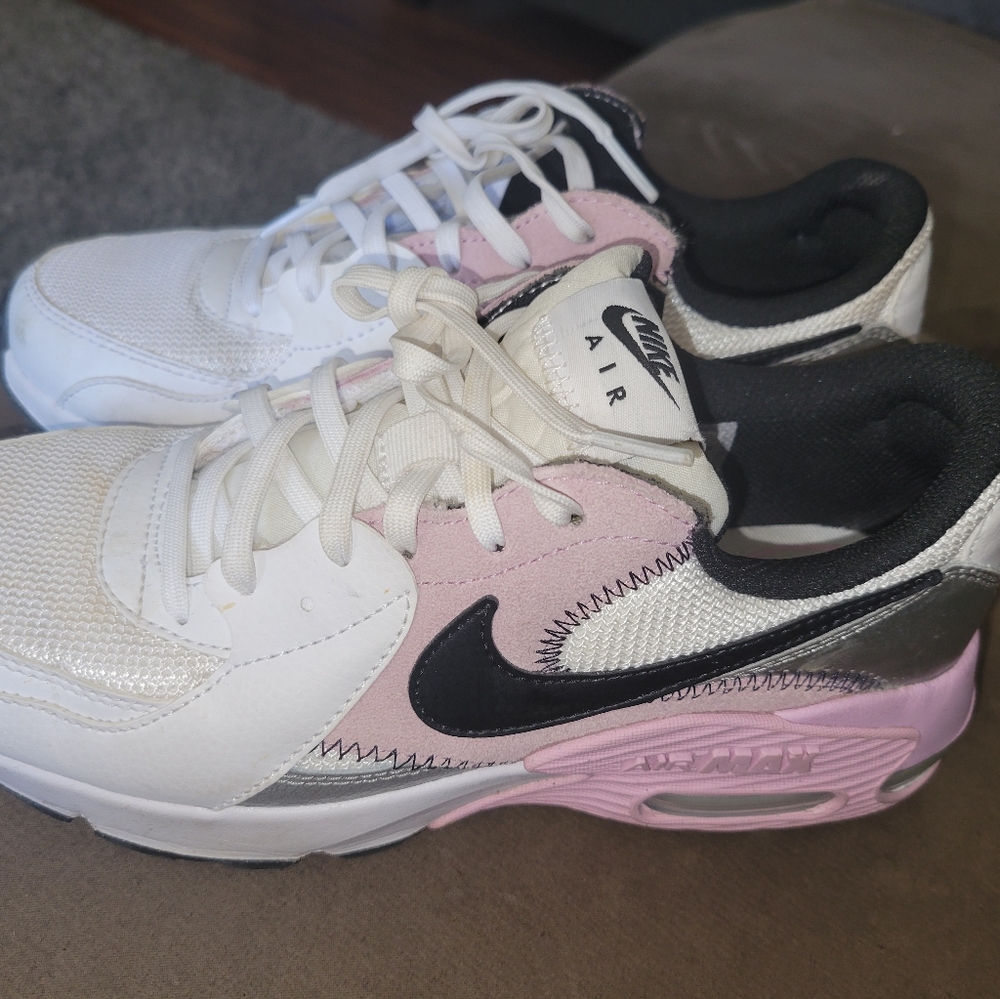 NIKE Air Max